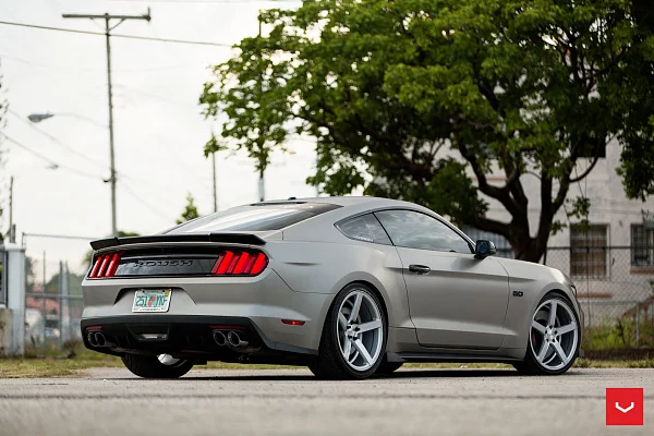 Фото дисков Vossen CV3 Серебро на Ford Mustang VI