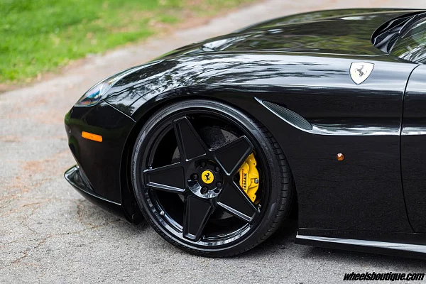 Фото дисков HRE 505M Черный сатин на Ferrari California