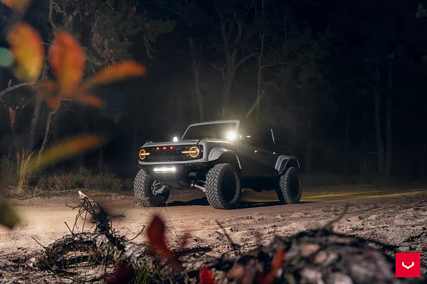 Фото дисков Vossen HFX-1 (6-Lug) Черный сатин на Ford Bronco