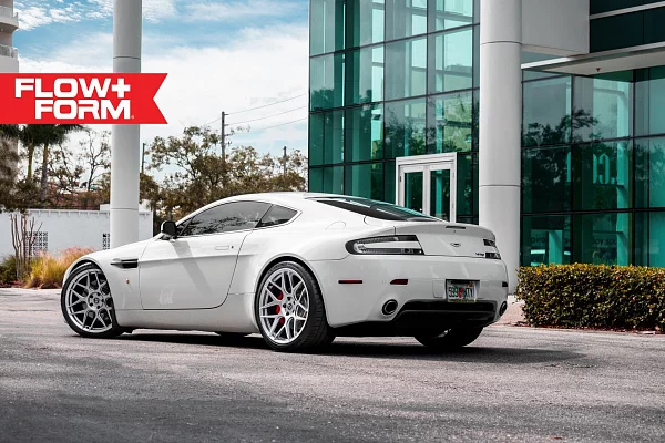 Фото дисков HRE FF01 Серебро на Aston Martin Vantage 3