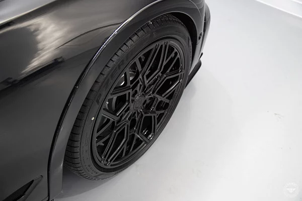 Фото дисков Vossen UV-1 Черный глянец на Bentley Continental GT III