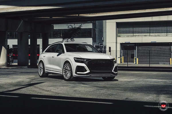 Фото дисков Vossen EVO-5 Глянцевый лак на Audi Q8