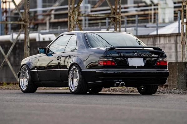 Фото дисков HRE 544 Глянцевый лак на Mercedes-Benz E-Class (W124)