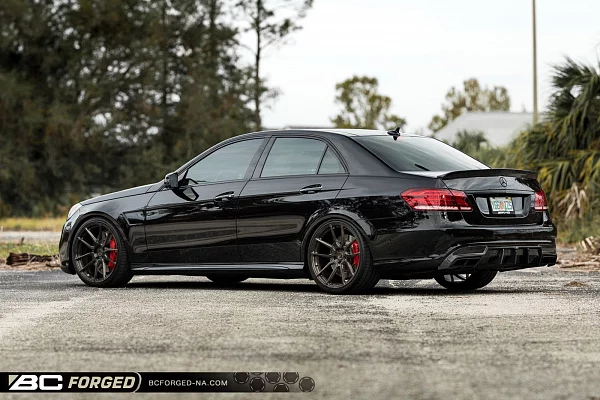 Фото дисков BC Forged EH172 Глянцевый темный лак на Mercedes-Benz E-Class (W212, S212, C207)