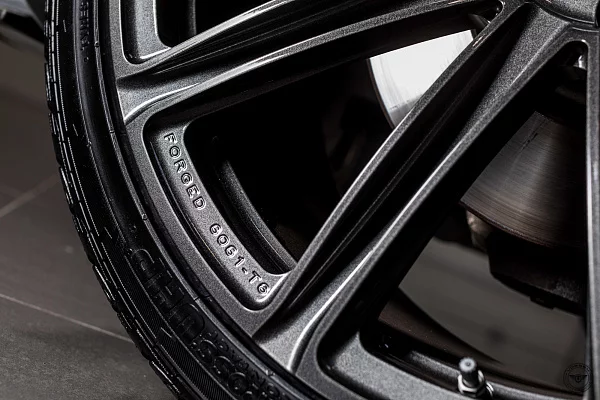 Фото дисков Vossen UV-2 Матовый графит на Range Rover Sport II