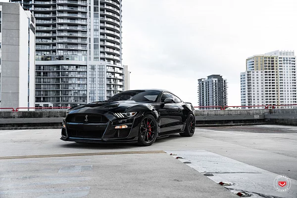 Фото дисков Vossen M-X2 Черный глянец на Ford Mustang VI