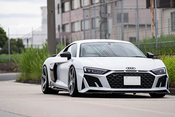 Фото дисков HRE 305M Серебро на Audi R8 (4S)