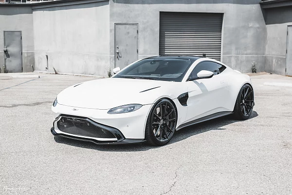Фото дисков Brixton Forged WR3.2 Черный глянец на Aston Martin Vantage 4