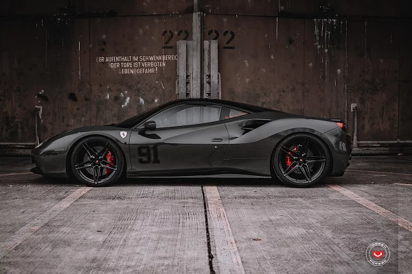 Фото дисков Vossen EVO-1 Черный глянец на Ferrari 488