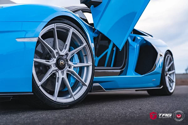 Фото дисков Vossen EVO-2R Глянцевый лак на Lamborghini Aventador