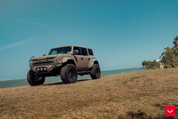 Фото дисков Vossen HFX-1 (6-Lug) Черный сатин на Ford Bronco