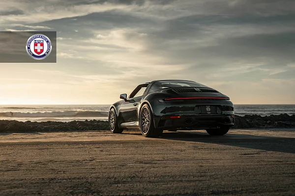 Фото дисков HRE 300 GTS Сатиновая шампань на Porsche 911 VIII
