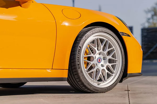 Фото дисков HRE 300 GTS Сатиновый лак на Porsche 911 VIII