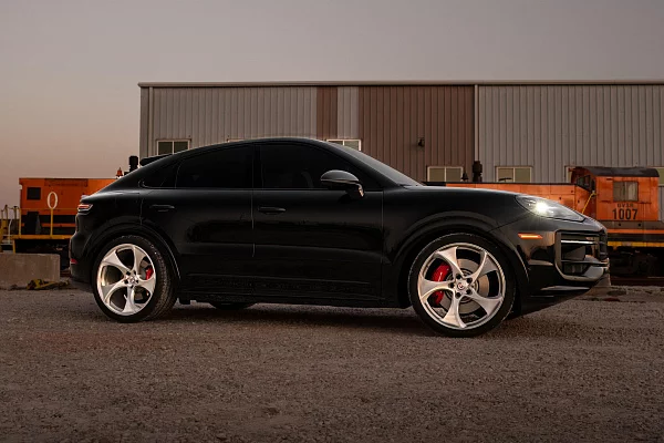 Фото дисков HRE 522M Глянцевый лак на Porsche Cayenne III