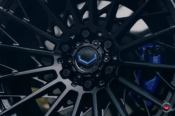 Фото дисков Vossen VFX-02T Черный глянец на Ram 1500 V