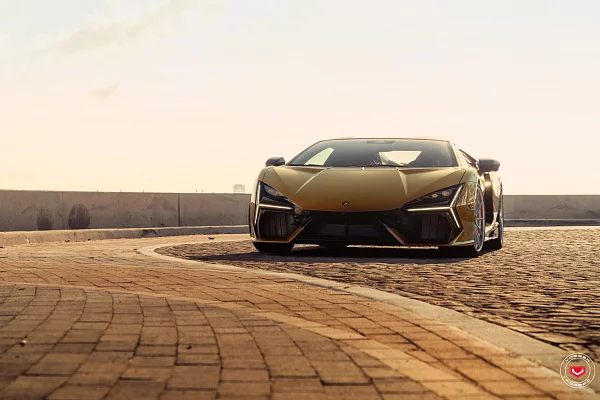 Фото дисков Vossen VPS-2 (3-Piece) Глянцевый лак на Lamborghini Revuelto