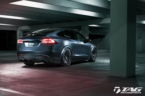 Фото дисков HRE S209H Черный сатин на Tesla Model X