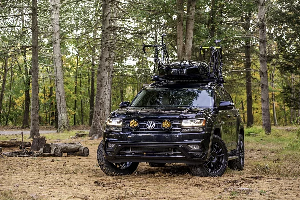 Фото дисков Rotiform OZR Черный сатин на Volkswagen Atlas