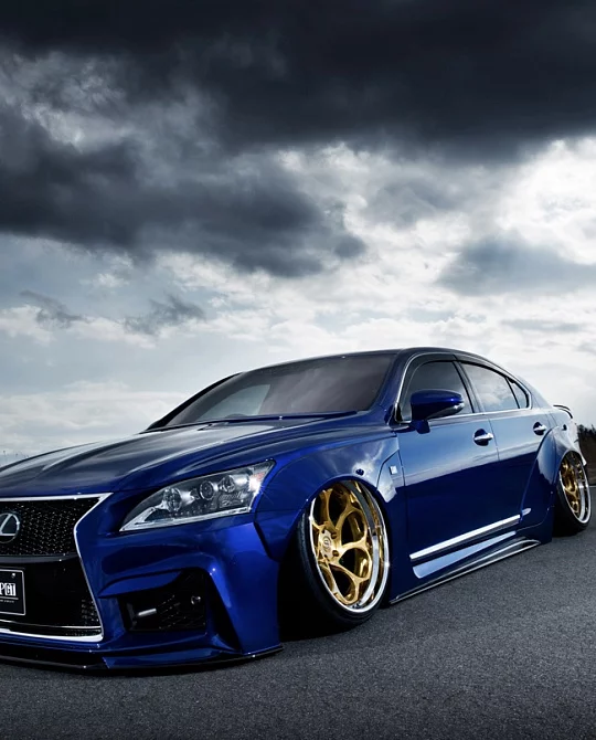 Фото дисков SV69 Глянцевое золото на Lexus LS IV