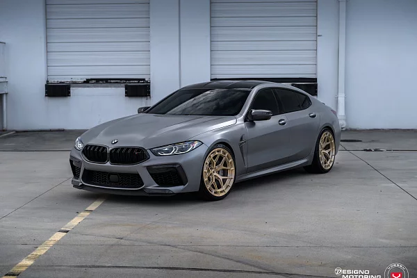 Фото дисков Vossen LC3-01 Глянцевая шампань на BMW 8/M8