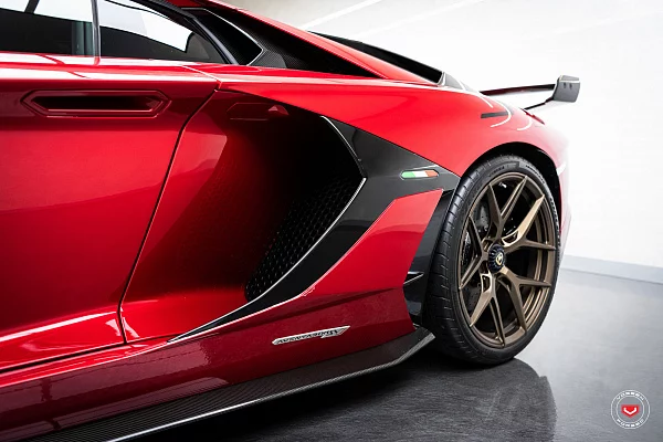 Фото дисков Vossen S21-01 Сатиновая бронза на Lamborghini Aventador