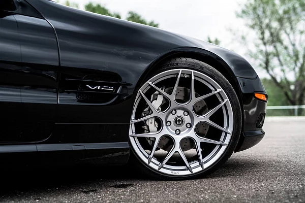 Фото дисков HRE FF01 Серебро на Mercedes-Benz SL (R230)