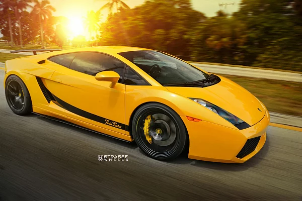 Фото дисков Strasse Wheels SM5R Deep Concave Monoblock Другой цвет на Lamborghini Gallardo