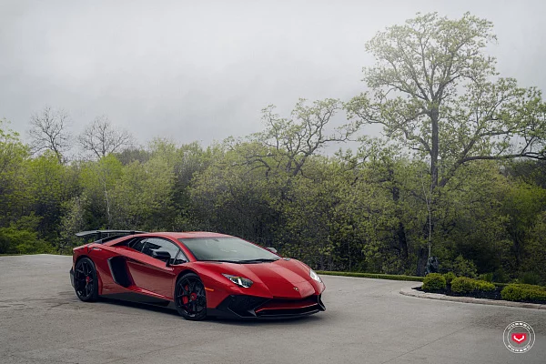 Фото дисков Vossen S21-01 Черный глянец на Lamborghini Aventador