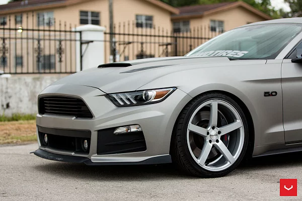Фото дисков Vossen CV3 Серебро на Ford Mustang VI