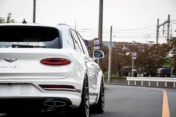 Фото дисков HRE P204 Сатиновый тонированный лак на Bentley Bentayga