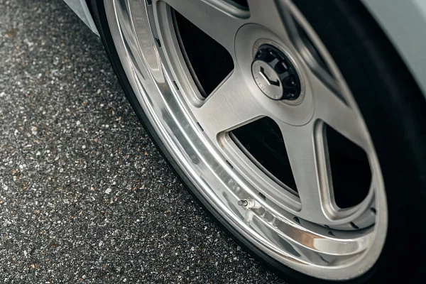 Фото дисков Vossen GEN-01 (3-Piece) Сатиновый лак на Chevrolet Corvette C8
