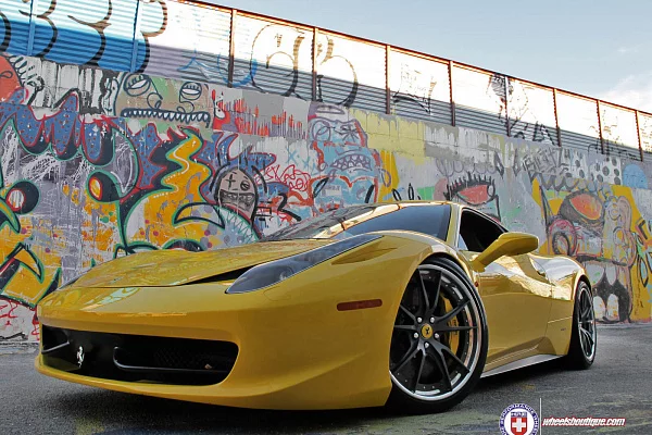 Фото дисков HRE S104 Сатиновый графит на Ferrari 458