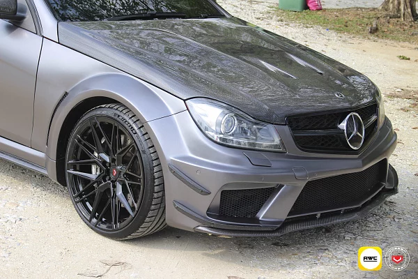 Фото дисков Vossen EVO-5 Черный глянец на Mercedes-Benz C-Class (W204)