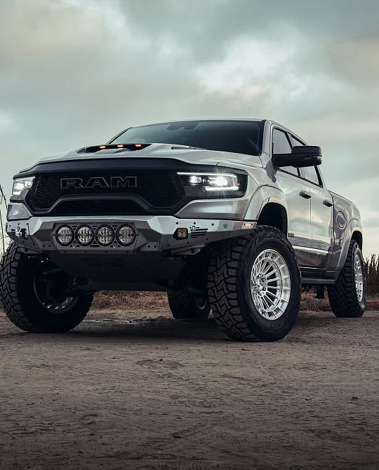 Фото дисков LCX-01 Глянцевый лак на Ram 1500 V