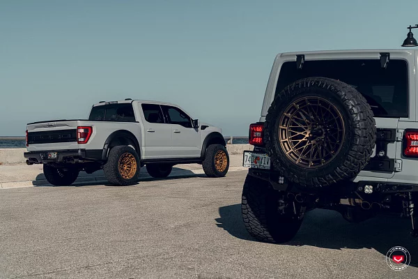 Фото дисков Vossen LCX-03 Сатиновая медь на GMC Sierra IV