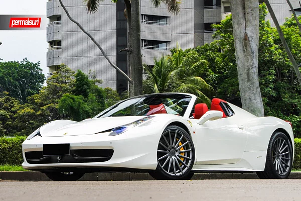 Фото дисков Vossen VFS-2 Глянцевый графит на Ferrari 458