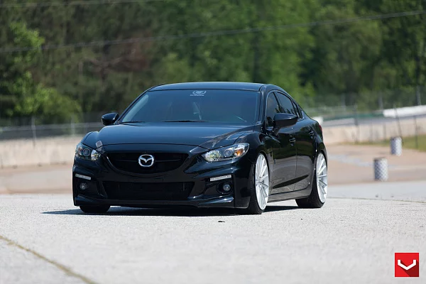 Фото дисков Vossen VFS-2 Серебро на Mazda 6 III (GJ)