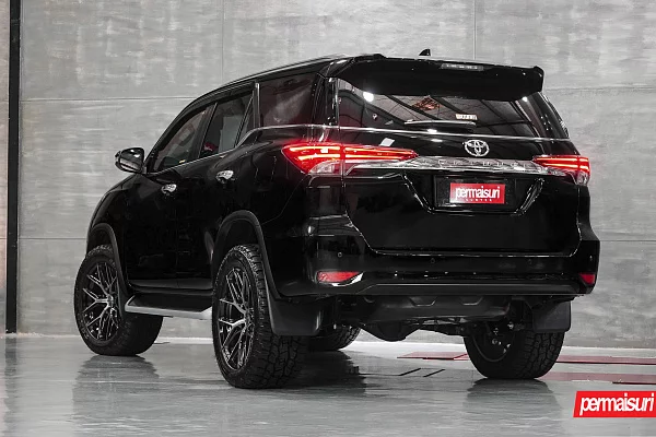 Фото дисков Vossen HF6-4 Алмазная проточка на Toyota Fortuner II