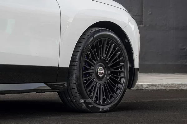 Фото дисков Brixton Forged LX01 Черный сатин на BMW iX