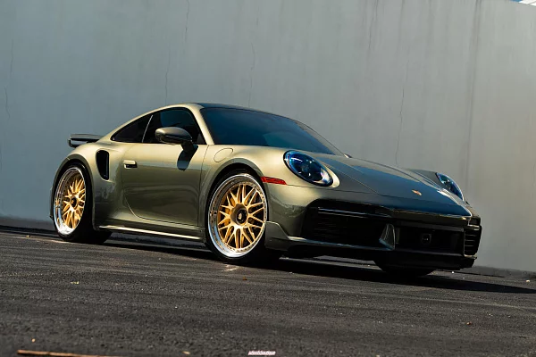 Фото дисков HRE 540C Глянцевое золото на Porsche 911 VIII