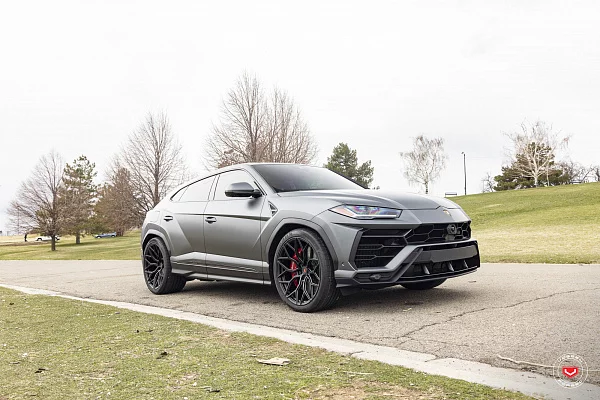 Фото дисков Vossen S17-01 Черный сатин на Lamborghini Urus