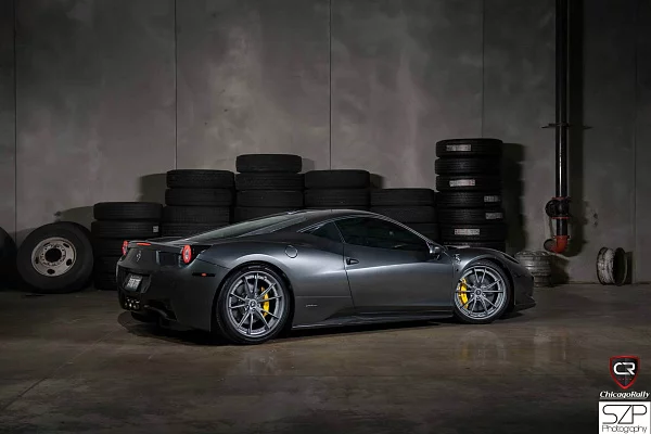Фото дисков HRE S104 Сатиновый графит на Ferrari 458