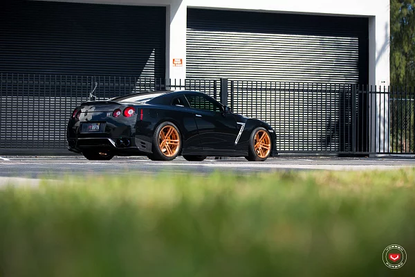 Фото дисков Vossen CG-202 Глянцевая медь на Nissan GT-R