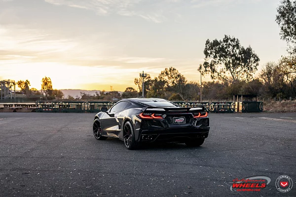 Фото дисков Vossen S21-01 Черный глянец на Chevrolet Corvette C8