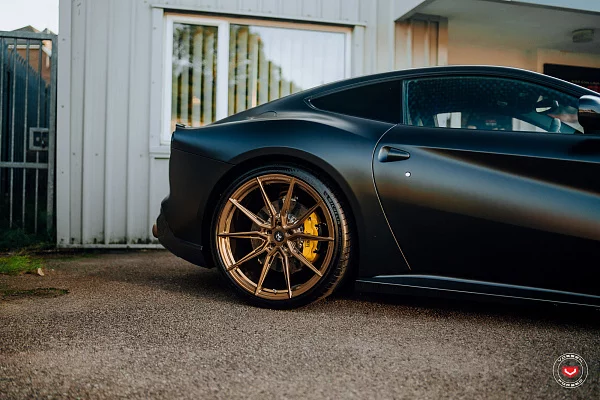 Фото дисков Vossen EVO-2R Глянцевое темное золото на Ferrari F12