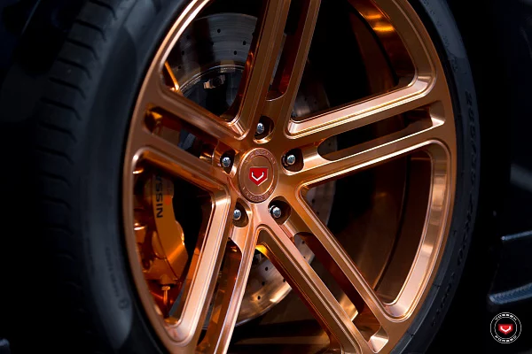 Фото дисков Vossen CG-202 Глянцевая медь на Nissan GT-R