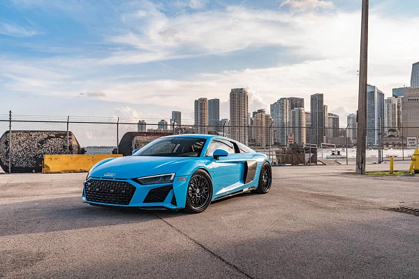 Фото дисков HRE 540C Черный глянец на Audi R8 (4S)