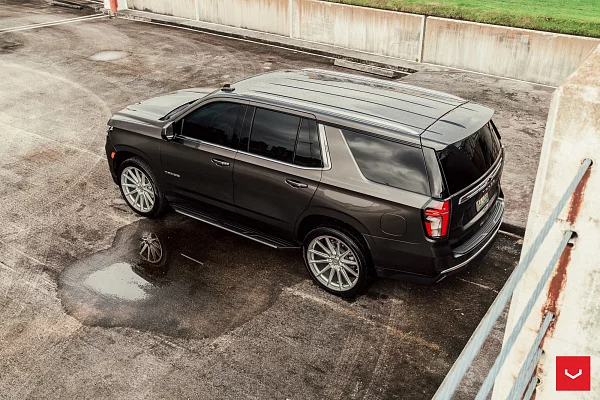 Фото дисков Vossen HF6-1 Серебро на Chevrolet Tahoe V