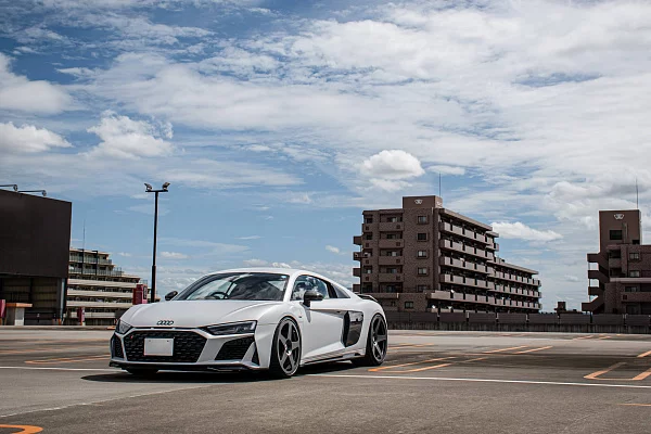 Фото дисков HRE 305M Сатиновый графит на Audi R8 (4S)