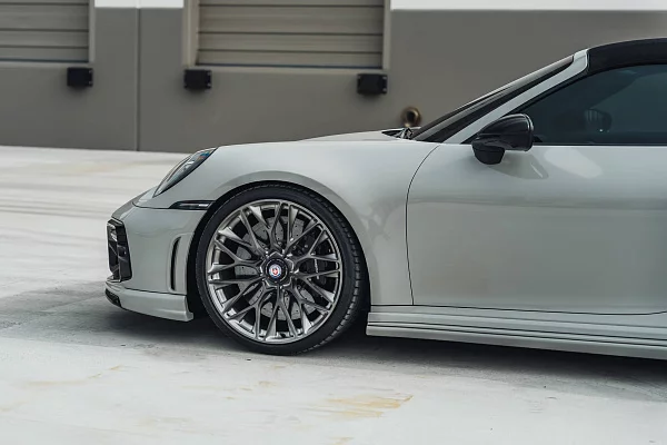 Фото дисков HRE P200 Глянцевый темный лак на Porsche 911 VIII